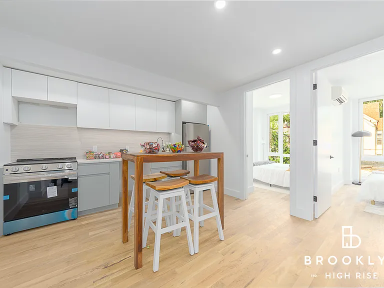 2667 Fulton St #3P — Photo 3