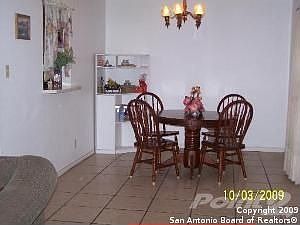 4th image of 811 Saint Anthony Ave
