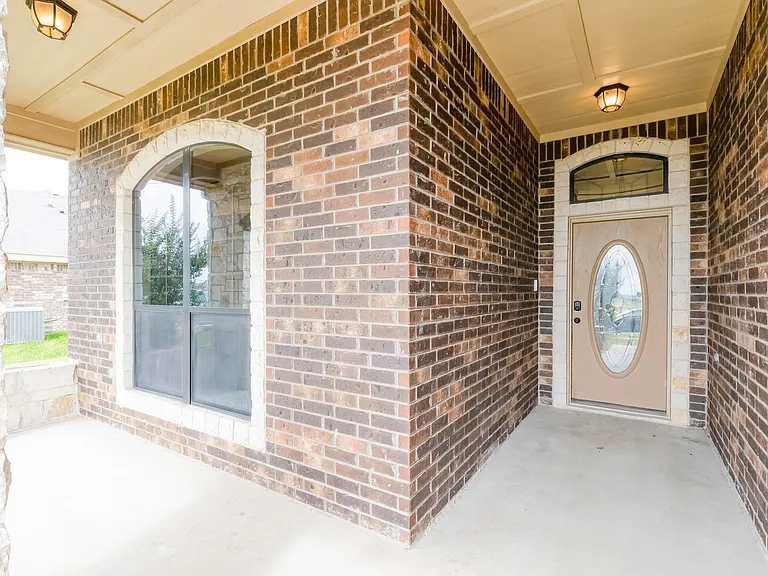 2405 Coy Dr — Photo 5