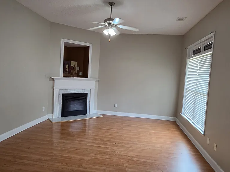 745 Ivy Brook Way — Photo 4
