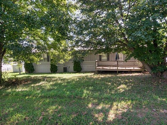 5th image of 93 Lake Circle Dr