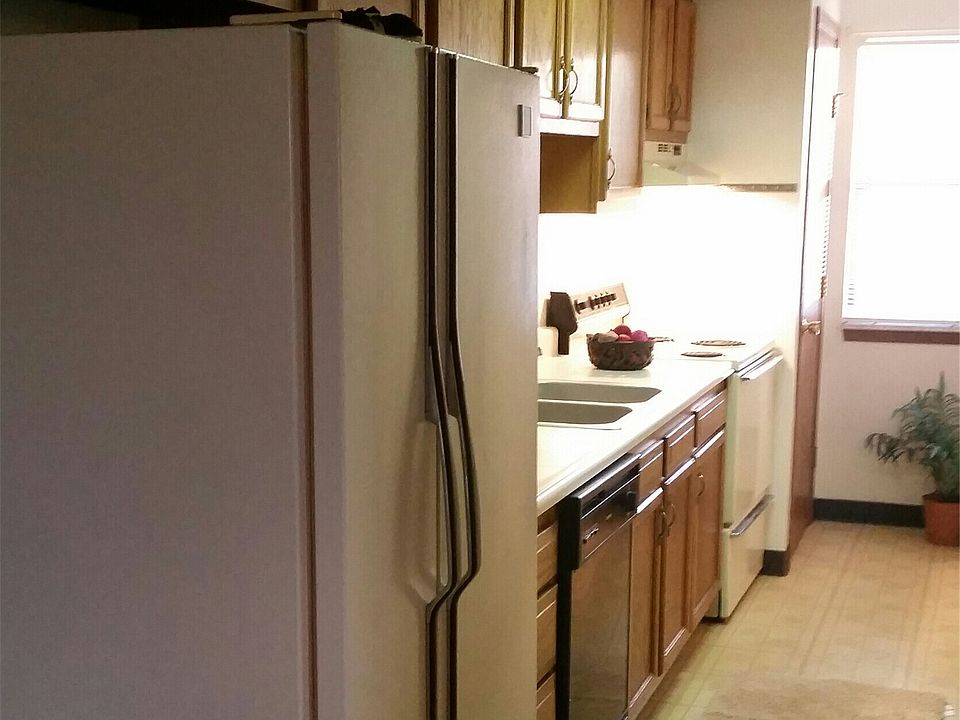 1st image of 658 E Crest Dr APT A