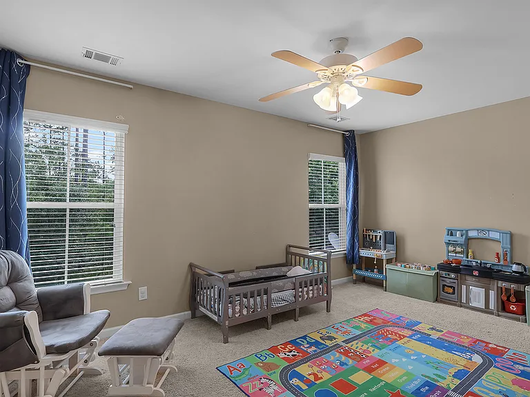 113 Greystone Dr — Photo 36