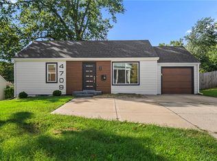4709 W 75th St, Prairie Village, KS 66208