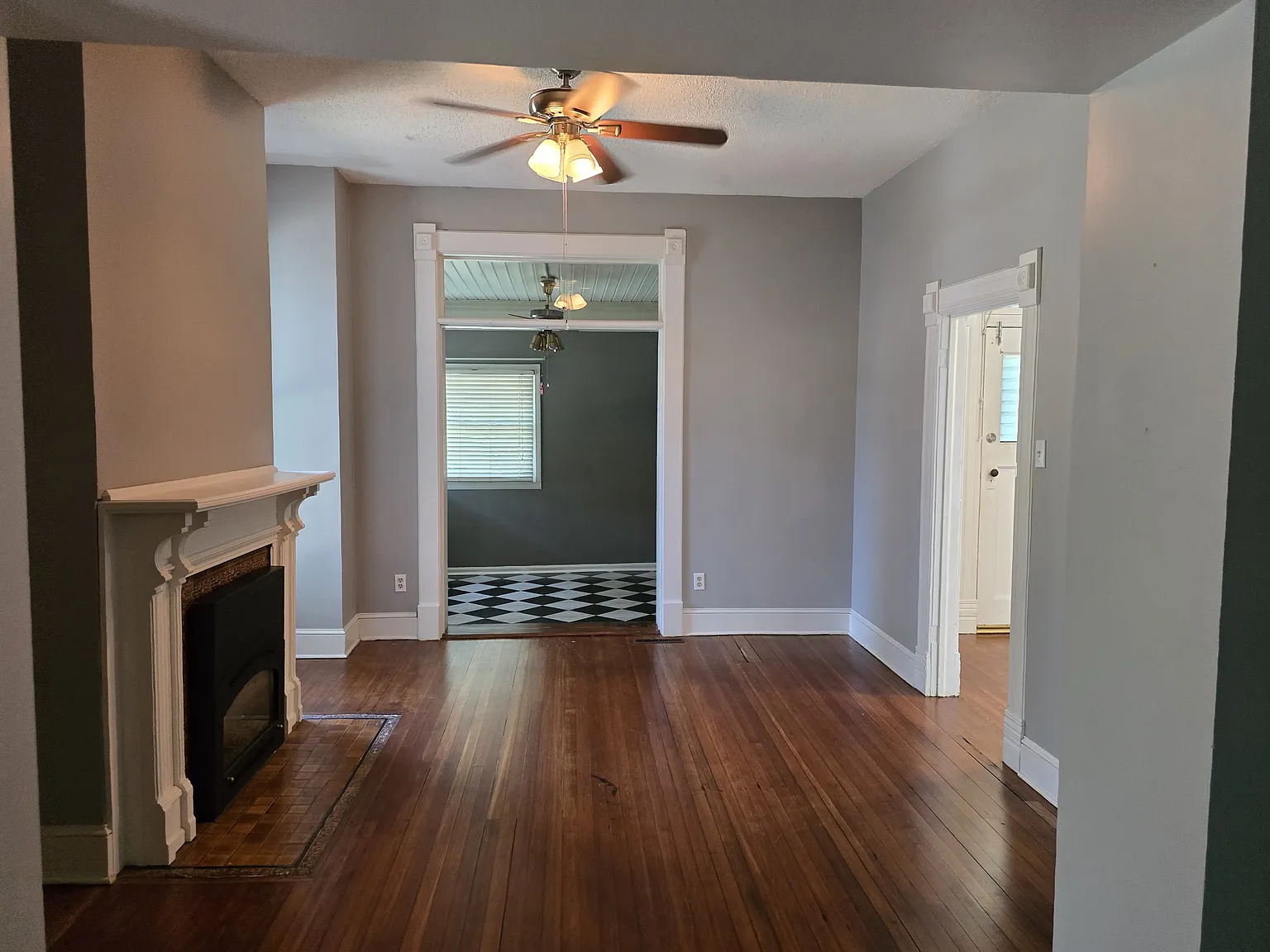 3936 Mercier St — Photo 3