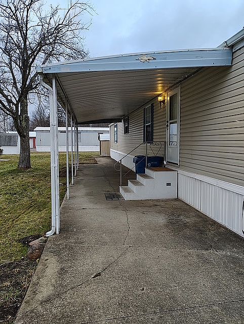 1st image of 6 Norton Dr
