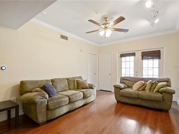 3rd image of 206 E South St Unit 6017