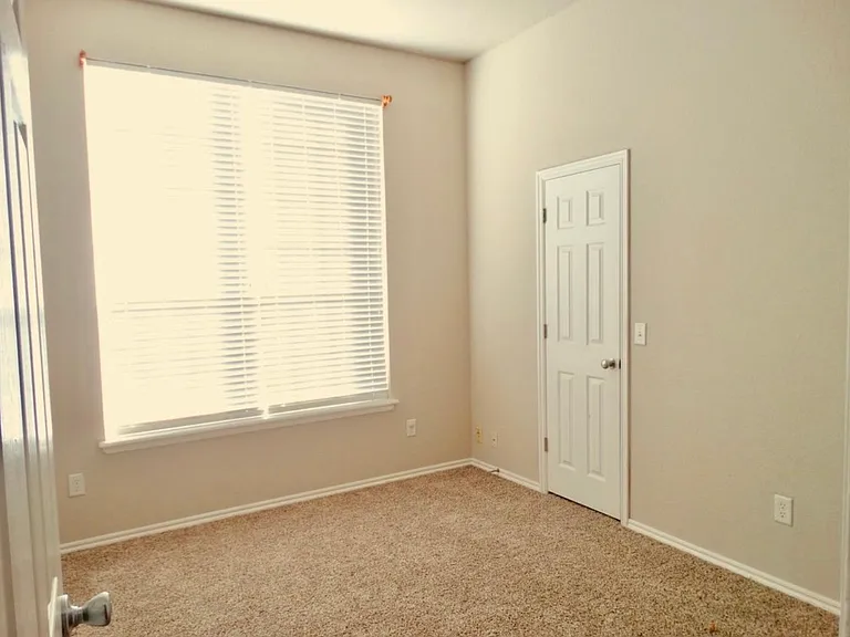 3301 Buckingham Pl — Photo 9