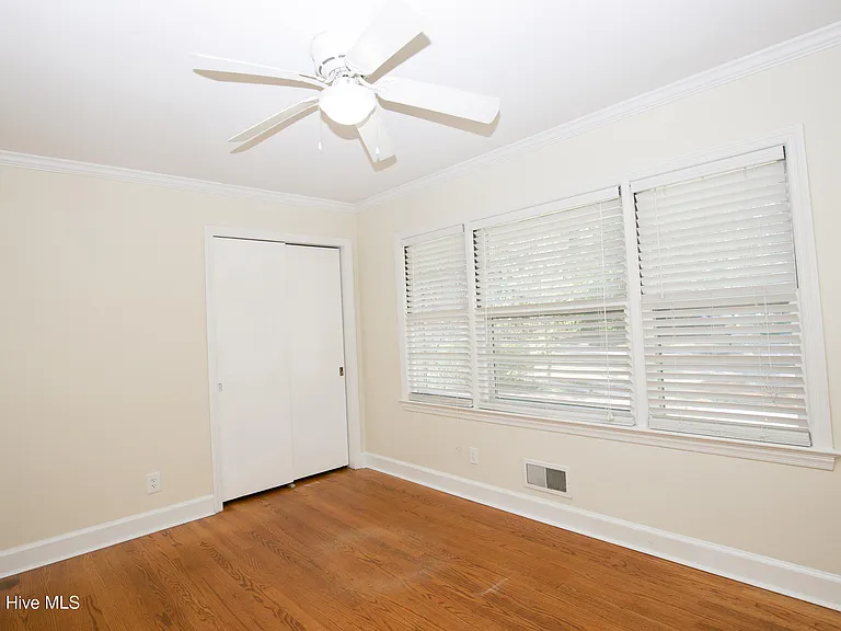 345 E New Hampshire Ave — Photo 36