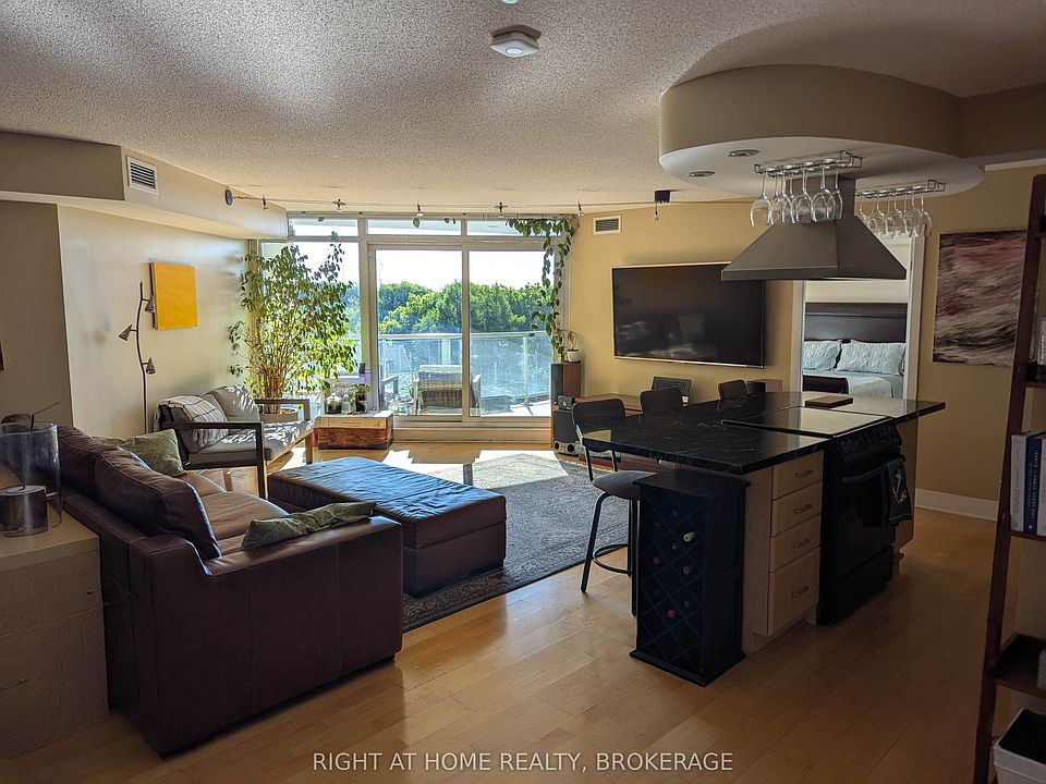 1st image of 550 Queens Quay W #608