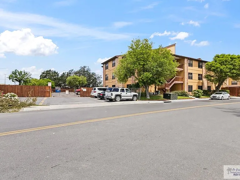 401 Jose Marti Blvd #103 — Photo 16