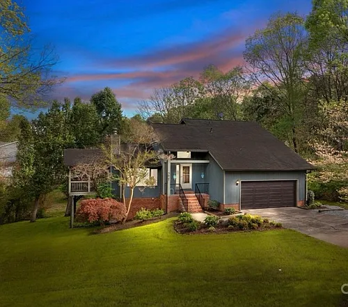586 Mirawood Trl NE Photo 1 586 Mirawood Trl NE Photo 1