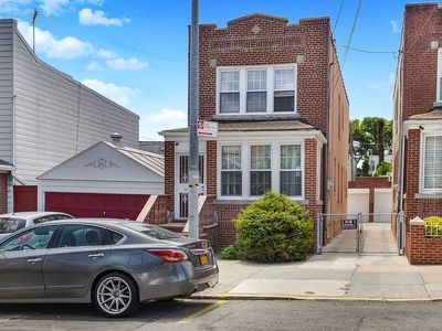 6102 Menahan St, Ridgewood, NY, 11385