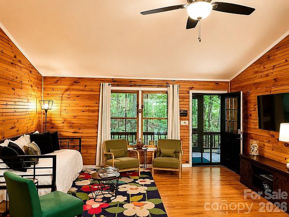 2nd image of 721 Bear Creek Ln