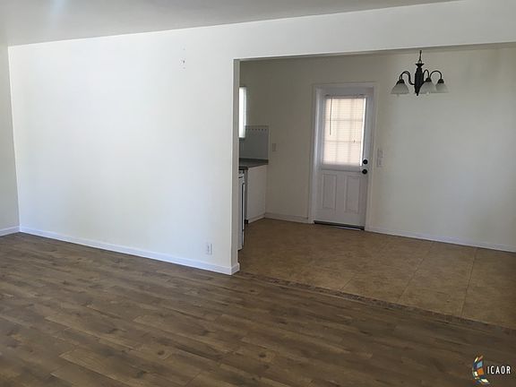 3rd image of 465 Desert Gardens Dr