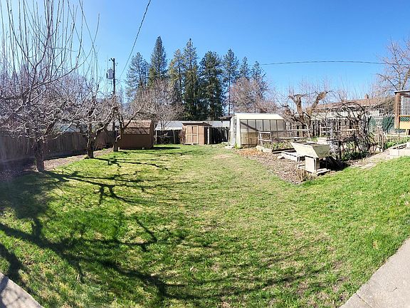 2nd image of 720 S Pine St