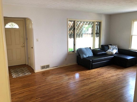 5th image of 1891 Dorothea Ave