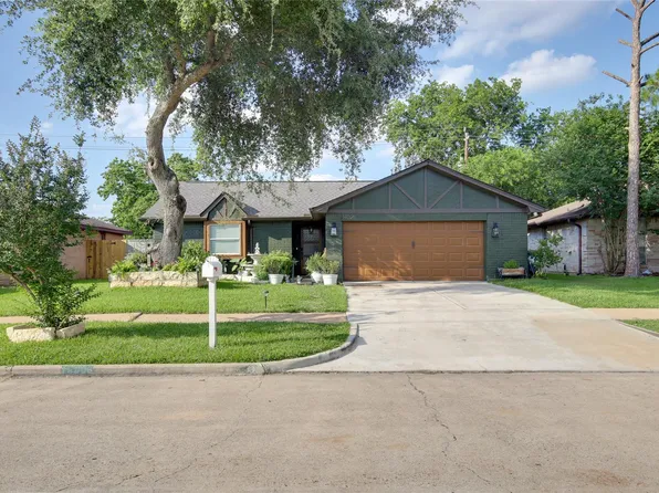 14006 Towne Way Dr, Sugar Land, TX 77498
