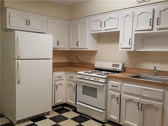 5th image of 26-20 9th St #11A