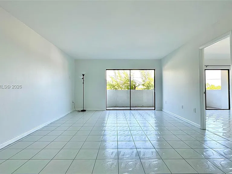 130 S Shore Dr #4B — Photo 5