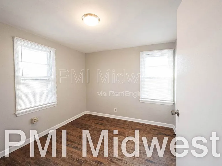1319 N Alton Ave — Photo 10