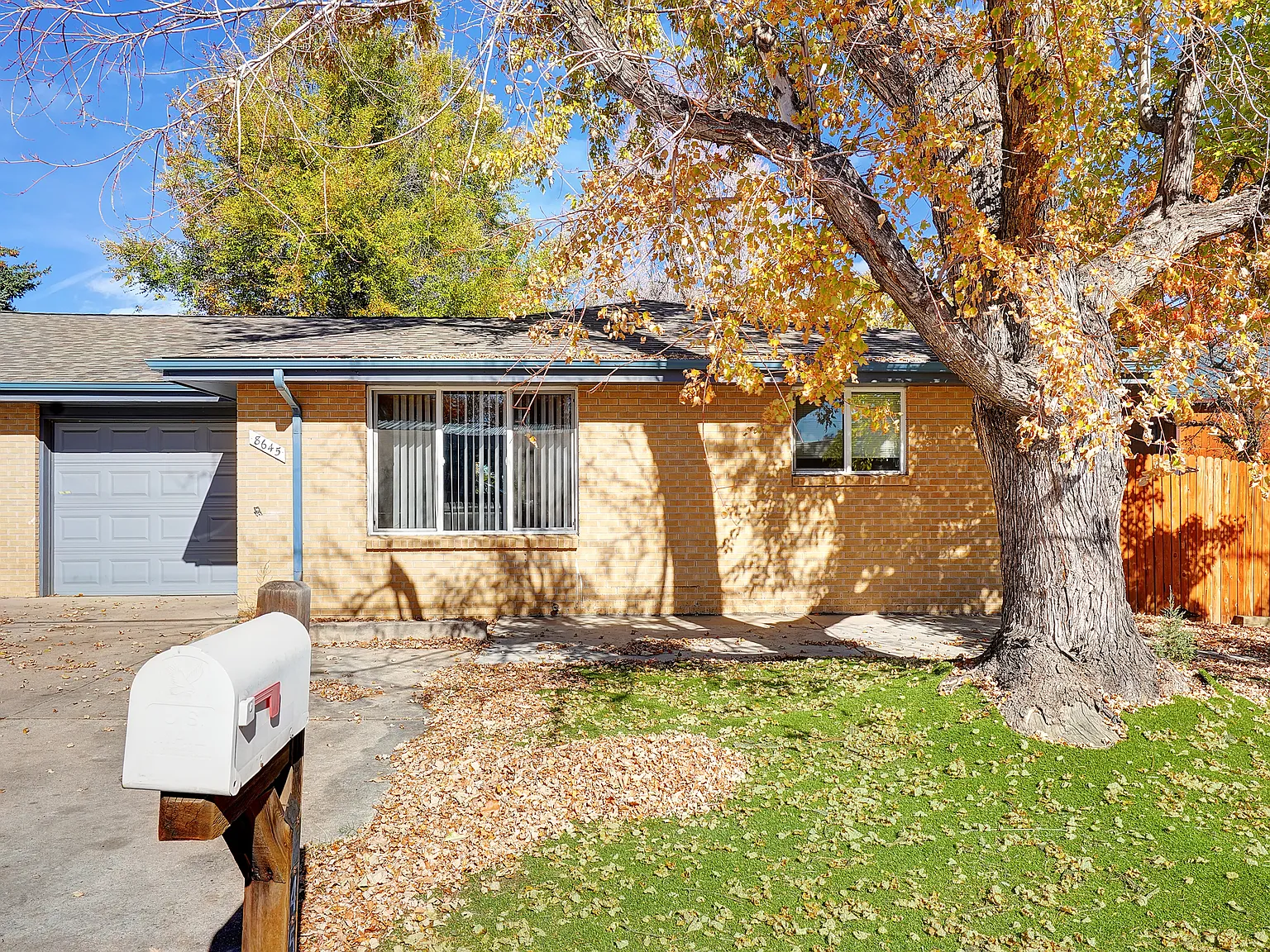 3 bed, $2,700 — Photo 1