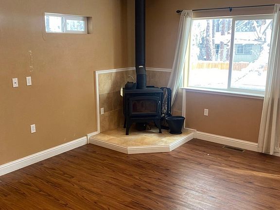 5th image of 940 Tata Ln