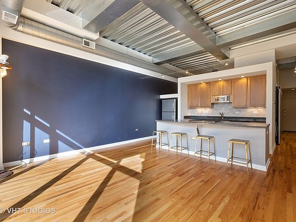 4th image of 1910 S Indiana Ave APT 419