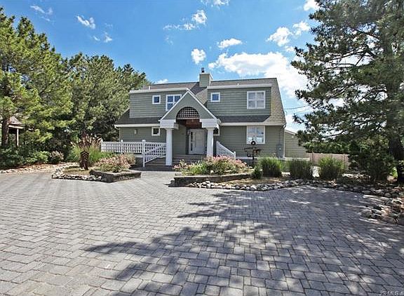 5th image of 295 Tidal Dr