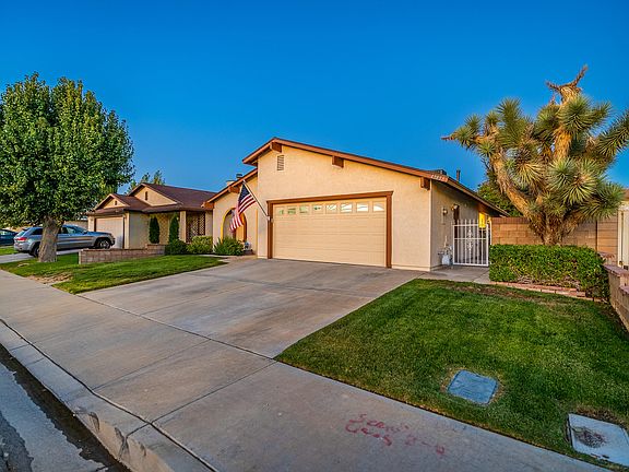 3rd image of 43838 Palm Vista Ave