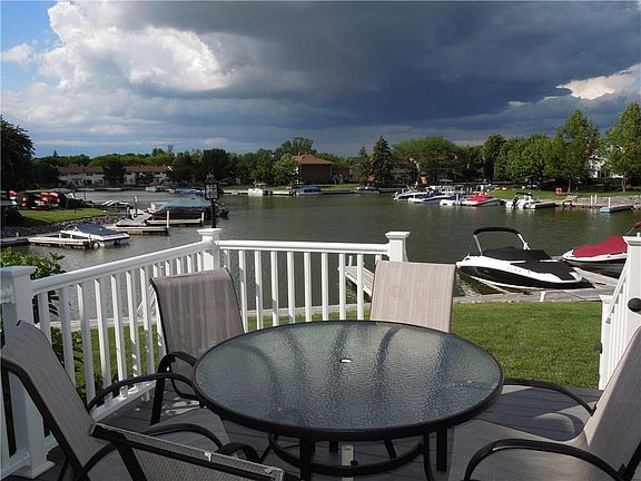 2nd image of 110 Yacht Club Dr