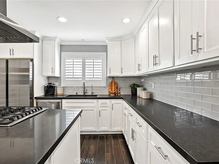 5251 Anthony Ave — Photo 25