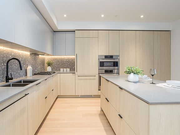 3rd image of 2471 Saint George St #Penthouse 521