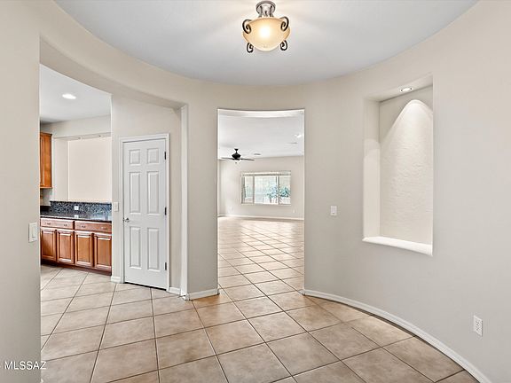 5th image of 1118 W Montelupo Dr