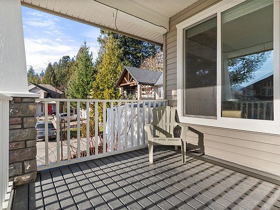 4th image of 46001 Bridle Ridge Cres