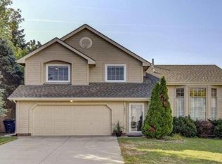 16911 Pierce St, Omaha, NE 68130