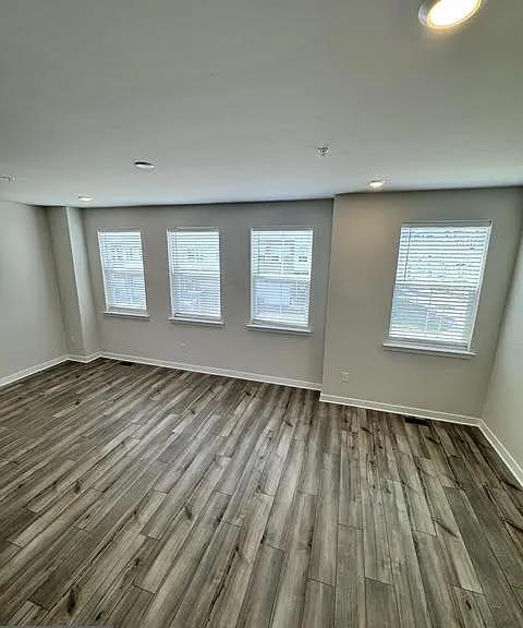 75 Continental Way — Photo 30