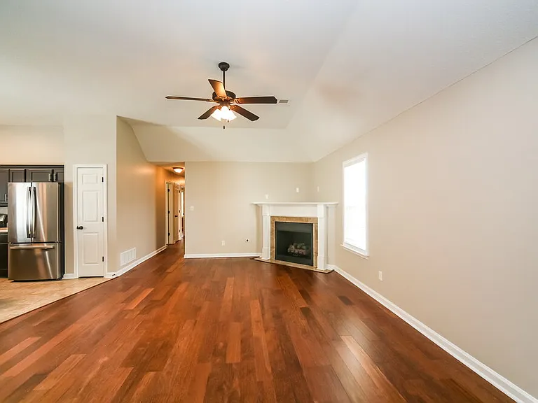 7333 Green Ash Dr — Photo 4