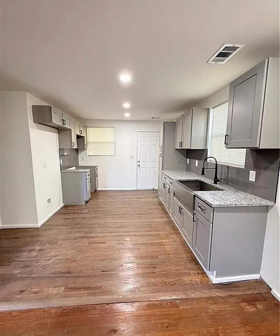 3145 Locke Drive Southeast - 1 — Photo 2