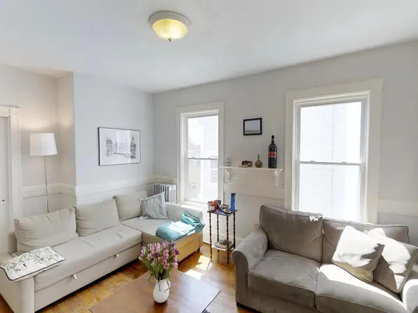 34 Kinnaird St #1, Cambridge, MA 02139