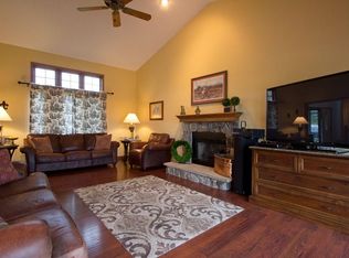 1330 Edgewood Ct, Lake Geneva, WI