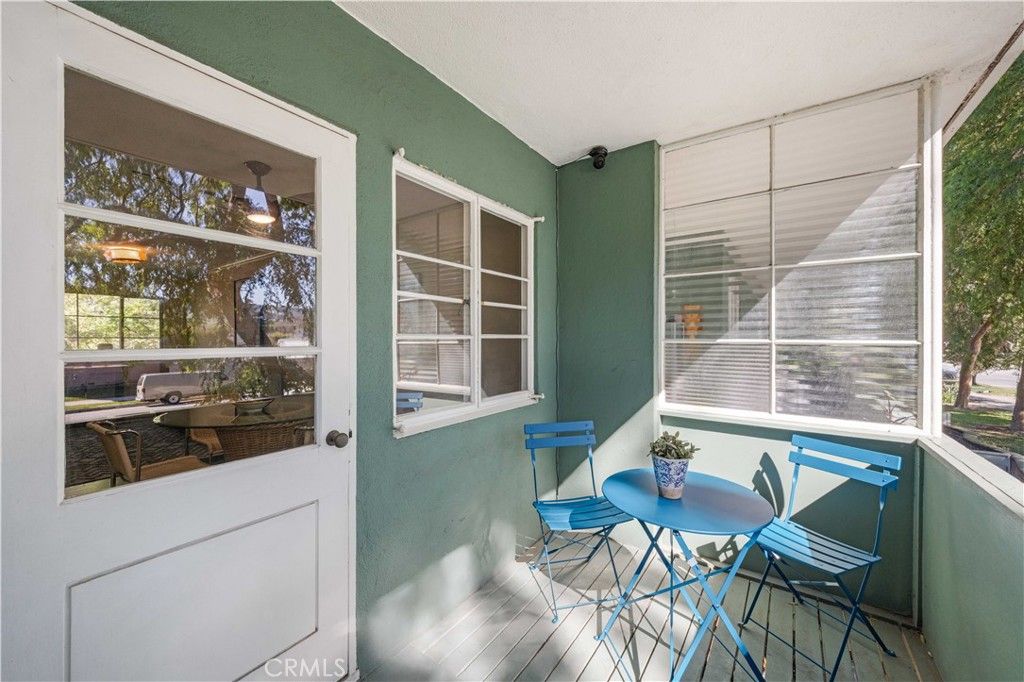 5150 1/2 Village Grn, Los Angeles, CA - More