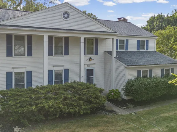 36233 Fredericksburg Rd, Farmington Hills, MI 48331
