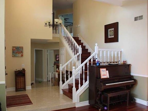 Entryway & staircase