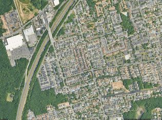 62 Sandywood Ln, Staten Island, NY 10309