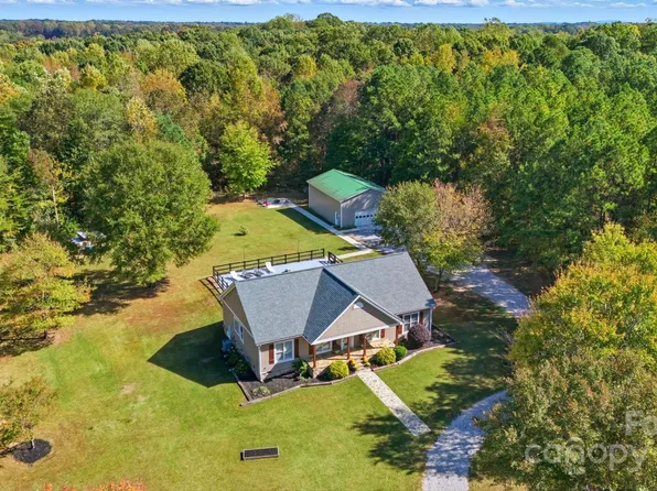 1240 Beamguard Rd, Clover, SC 29710