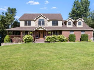 12810 Skyline Dr, Roscoe, IL 61073