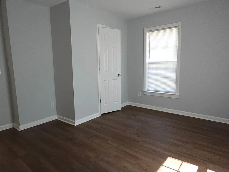 2810 Ashe St — Photo 14