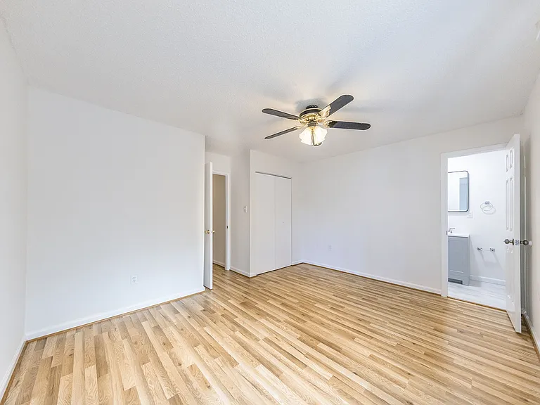 2232 Southgate Sq — Photo 40