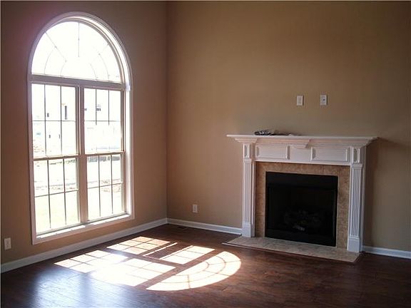 3rd image of 367 Fox Xing Lot 367
